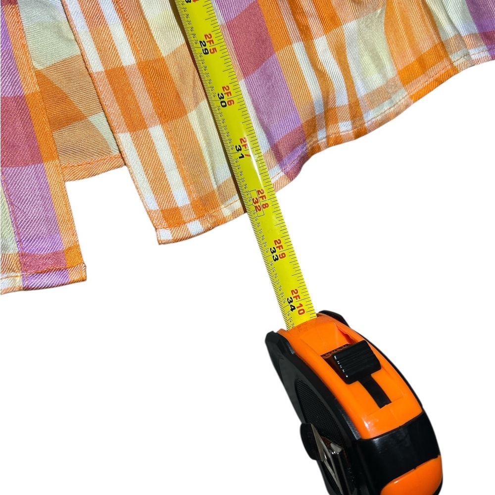 Women's Plaid Sleeveless button down shirt - Picture 4 of 5